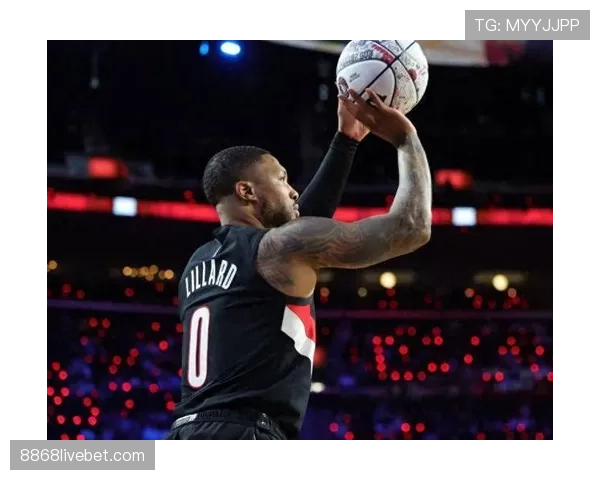 利拉德休赛期还在凌晨四点练投篮，这人是不用睡觉的吗？