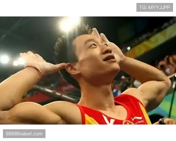 杨威退役后这身材管理也太狠了，体操老将的日常自律看得我默默放下了手里的零食